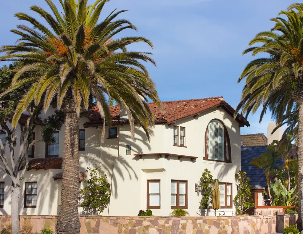 A lovely home and palm trees